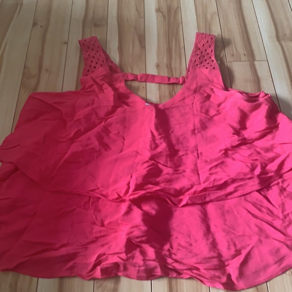 HD in Paris pink top - Picture 2 of 4